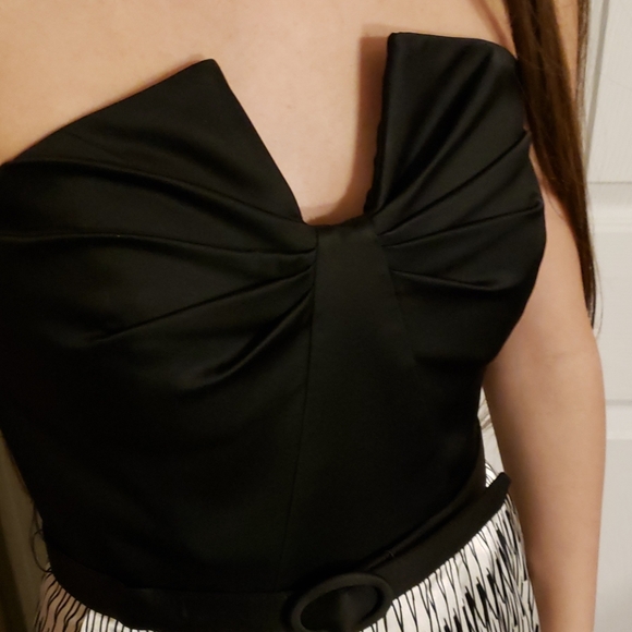 Maggie London formal dress - Picture 3 of 7